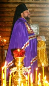 Епископ Питирим освящает храм